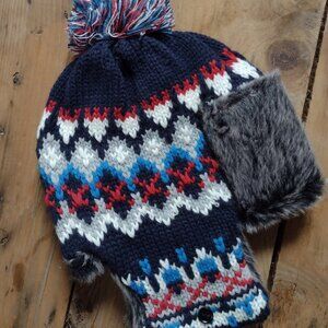 Blue knit trapper hat ,, NEW